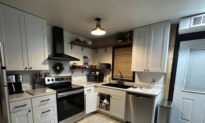 Hill City House | Modern & Cozy Quadna Mtn. Townhouse + Beach Access to Hill Lake!
