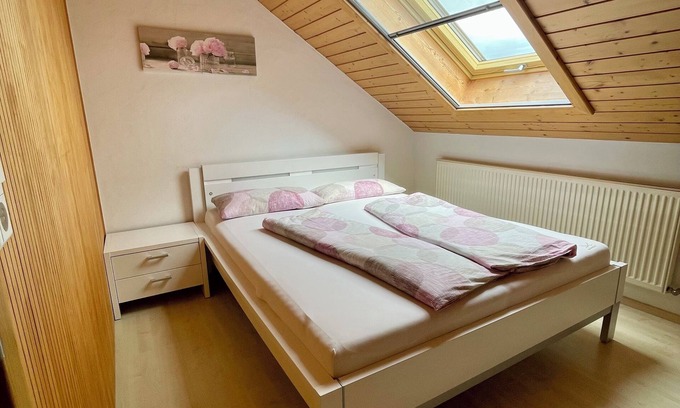 Wolpadingen Apartment | Modern top floor apartment with spacious outdoor area in a quiet location
