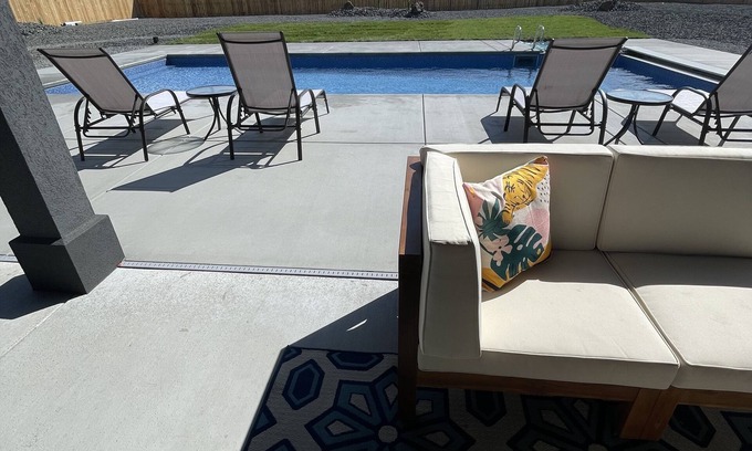 Desert Aire House | Modern desert retreat with heated/cooled pool - 2.5 hrs away from Seattle