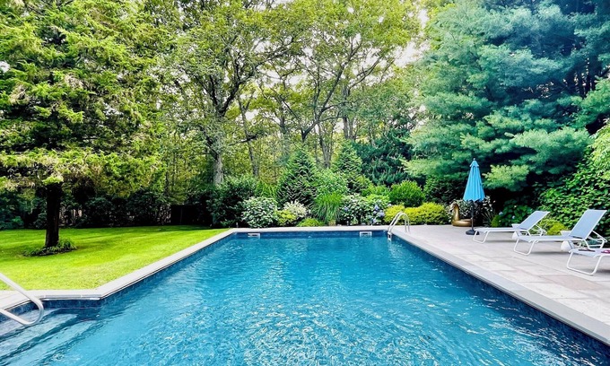 Springs House | Modern East Hampton Getaway