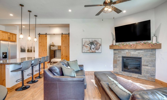 Fraser Condo | Modern Elk Creek Condo w/Hot Tub & Heated Floors