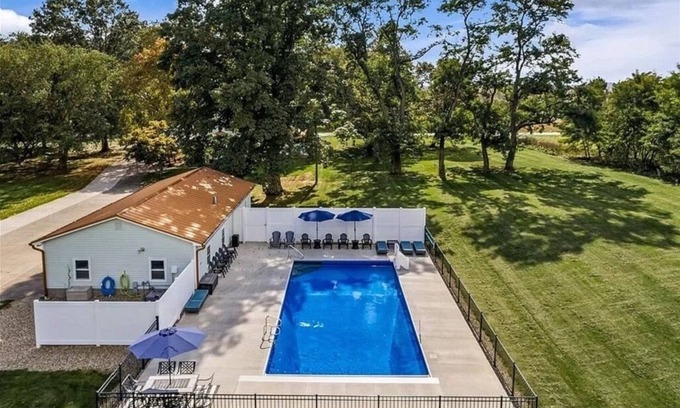 Norton Other | Modern Farm House and Barn- 5 ac and Pool/Hot Tub- 24 people- 599 a night!