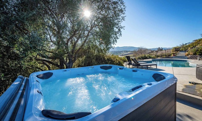 Paso Robles House | Modern Farmhouse & Guest House w/Pool & Vineyard Views!