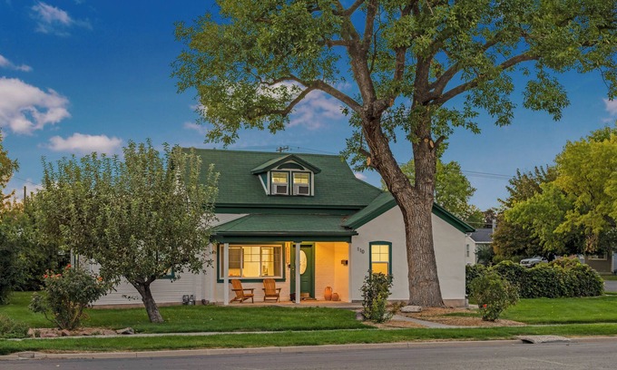 Spanish Fork House | Modern, Fully Renovated Home with Mountain Views & Private Backyard with Patio