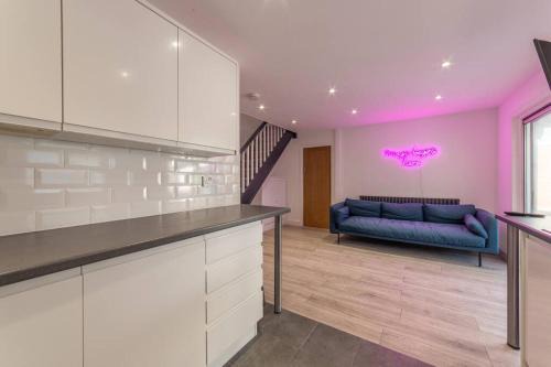 Cwmbran Apartment | Modern Fully Renovated 4 Bedroom