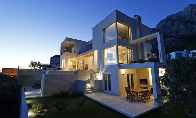 Veliko Brdo Villa | Modern furnished villa with infinity pool (heated), garden, barbecue, konoba