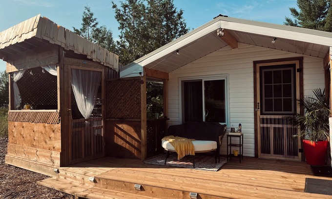 Havelock-Belmont-Methuen Cabin | Modern Glamping Cabin