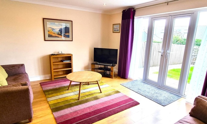 Perranporth House | Modern holiday home, a few minutes walk to the beach