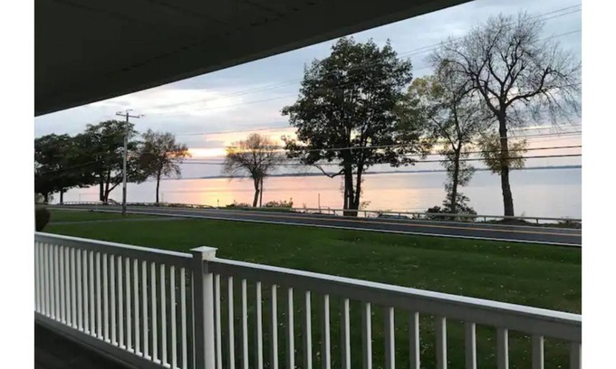 Cape Vincent House | Modern Home, Beautiful St. Lawrence River View