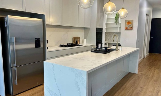 Preston House | Modern Home - gr8 4 groups