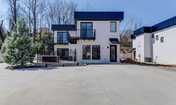 McMinnville House | Modern home in the heart of McMinnville!