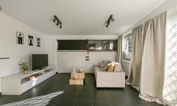 Suburbio VII Portuense Apartment | Modern house with garden