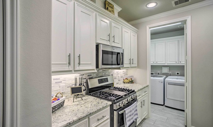 Ponderosa Forest House | Modern Houston Townhome Near The Woodlands
