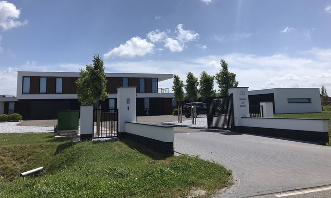Arnemuiden Bed & Breakfast | Modern independent holiday home in rural surroundings