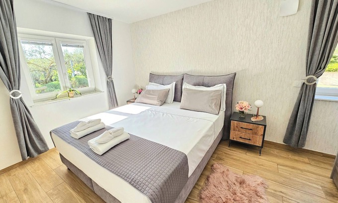 Vanganel Apartment | Modern Istrian Holidayhouse with big garden, family & Pet-friendly