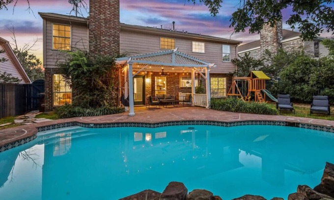 Dallas House | Modern Jungle 5BR Pool W Huge View & Private