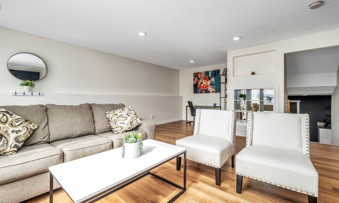 Lethbridge Apartment | Modern King Suite with 1 bedroom + sofa bed West Lethbridge