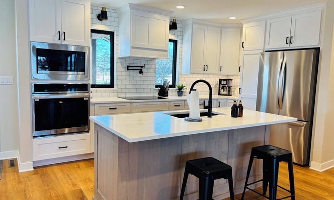 Beaver Dam House | Modern Lake Home: Family Fun & Memorable Getaway!
