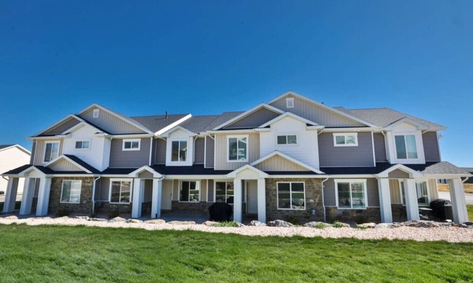 Garden City House | Modern Lake Retreat | Steps to Marina & Adventure