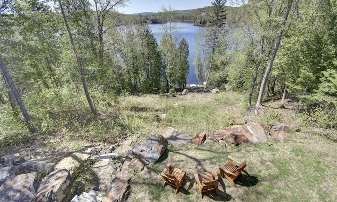 Chertsey House | Modern Lakefront Chalet + Private Jacuzzi & Dock