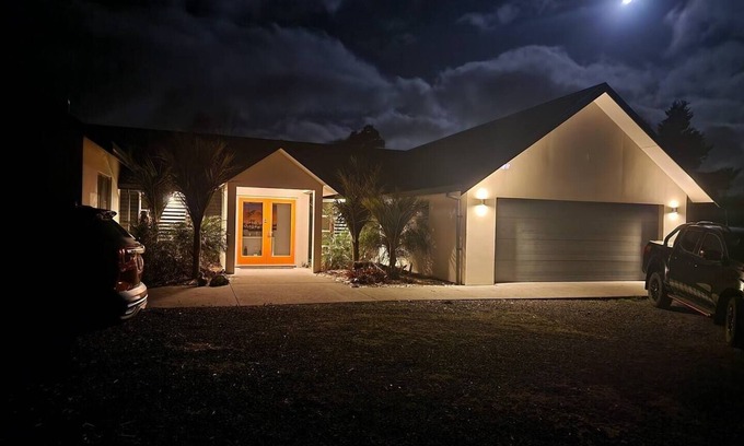 Ruatangata West House | Modern living, Country lifestyle - fantastic area for families