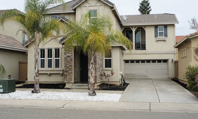 Rancho Cordova House | Modern Living, relax and enjoy your stay!