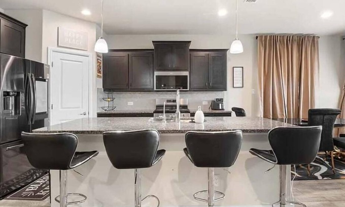Haslet House | Modern Luxury 4BD Home Near Dallas TX