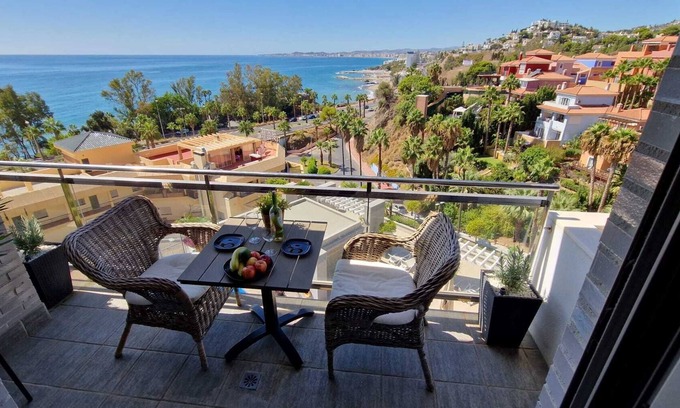 Benalmadena Costa Apartment | Modern luxury apartment at 100m from the beach and fantastic seaviews,