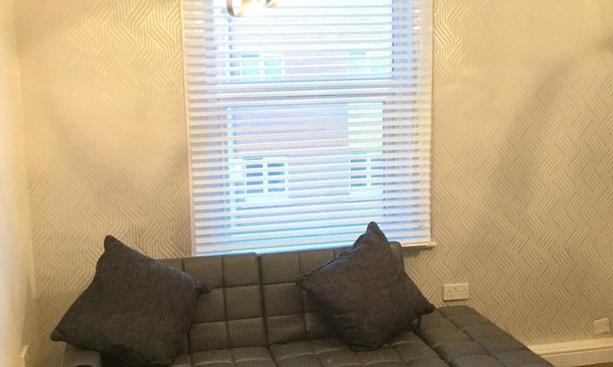 Smethwick Apartment | Modern Luxury Central Apartment