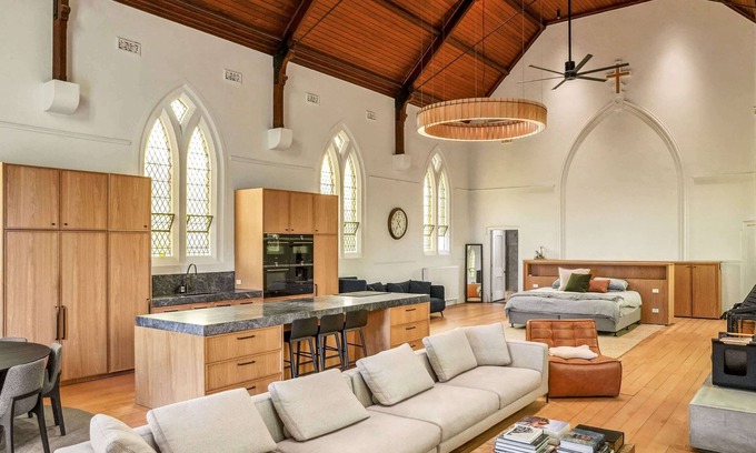 Springdallah Villa | Modern luxury in Dallah Chapel