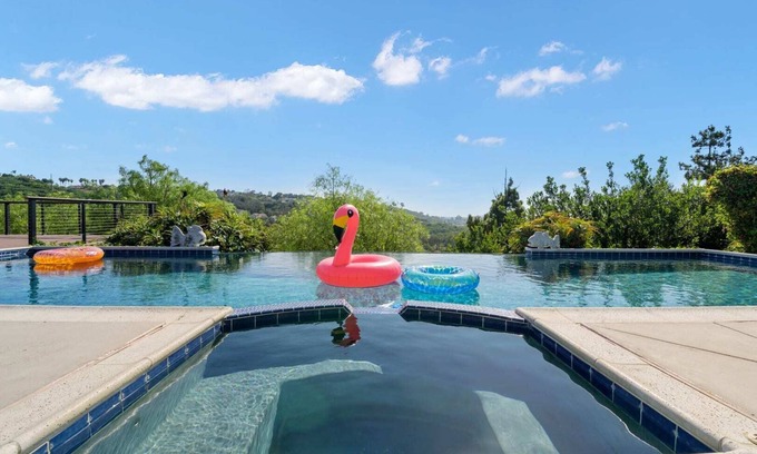 Bonita House | Modern Luxury in Bonita - 2655sqft + Infinity Pool