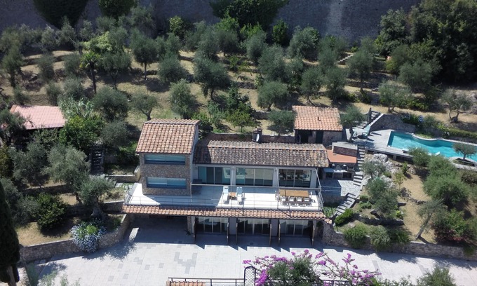 Camaiore Villa | modern luxury villa with pool and view on hills - Pietrasanta & Forte dei Marmi