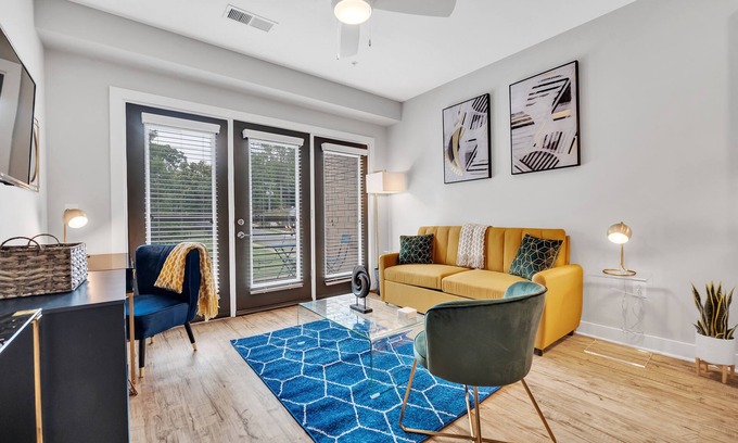 Plaza Midwood Apartment | Modern Luxury ☞ King Bed ☞ 1BR in Plaza Midwood