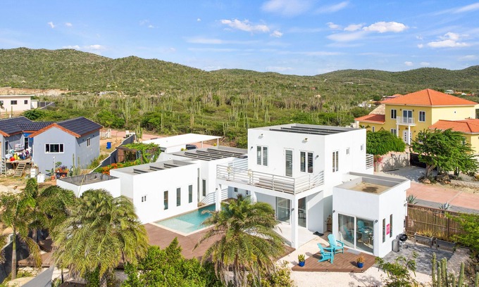 Santa Cruz House | Modern Luxury Oasis in San Fuego - Aruba