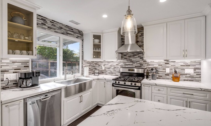 Santee House | Modern Luxury Retreat