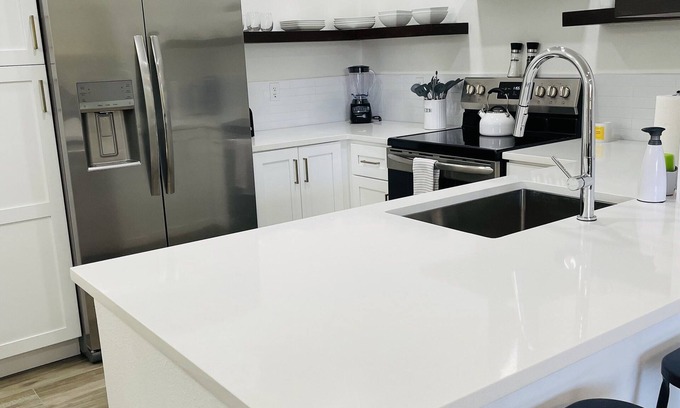 Paradise Valley Village Condo | Modern Luxury - walk to Kierland