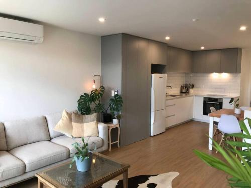 Mangere House | Modern Mangere Town House