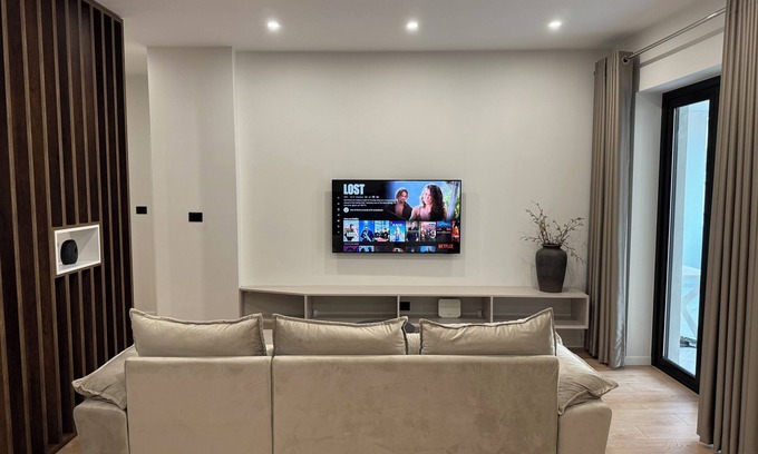 Blloku Condo | Modern meets Comfort 2 Br apartment in Bllok