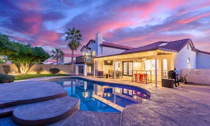 Mesa House | Modern Mesa Oasis|FREE Heated Pool|Al-Fresco Living