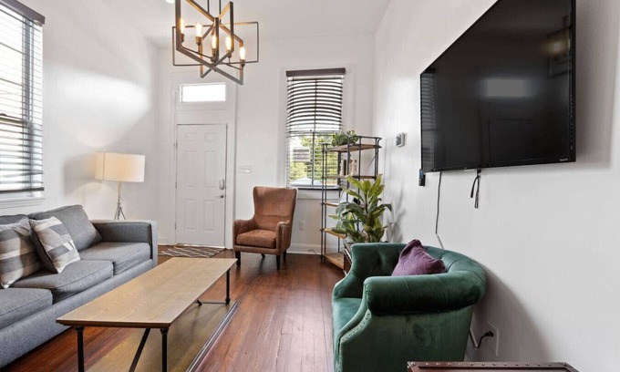 Tulane - Gravier House | Modern Mid-City Home | Mins - Superdome & Museums
