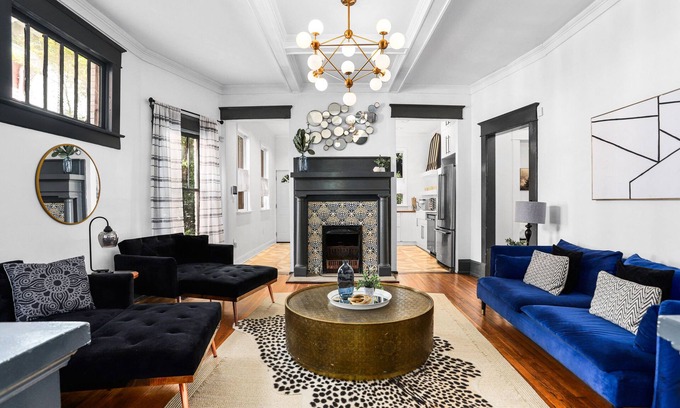 Midtown House | Modern Midtown Getaway - Luxury and Chic
