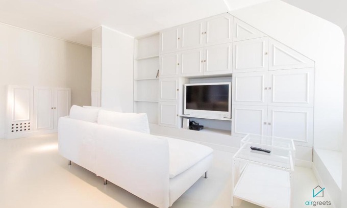Wahring Apartment | MODERN, MINIMALIST FLAT IN VIENNA