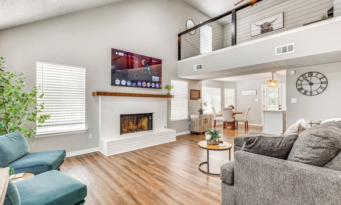 Saint Elmo House | Modern Mobile Home w/Deck & Fully Fenced Yard!