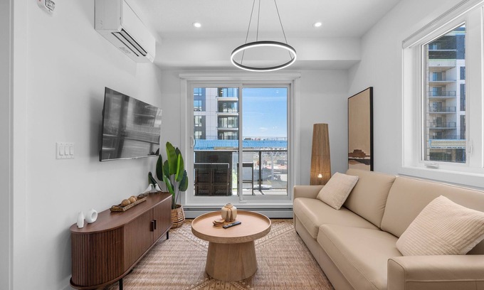 West Springs Apartment | Modern Mondrian Retreat | Patio, Parking, AC