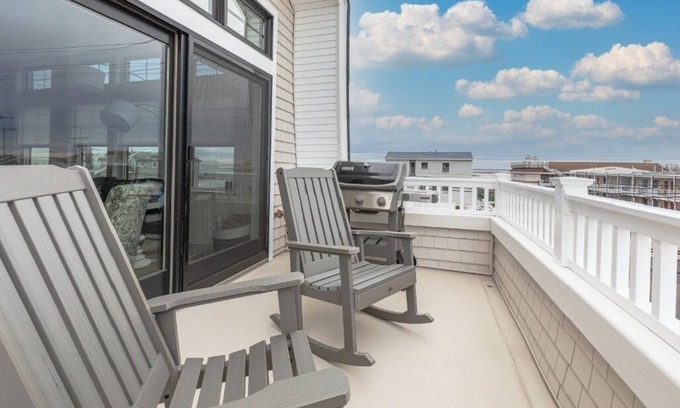 North Beach Haven House | Modern New Home, Oceanside w/ Bay Views, Sleeps 10, 4BR