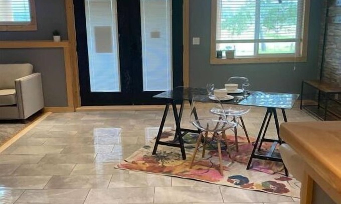 Lone Butte Apartment | Modern one bedroom suite in the cariboo with a gym