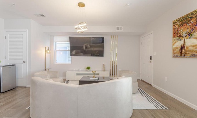 Elizabeth Apartment | Modern one bedroom apartment
