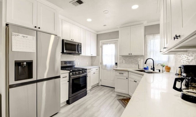 Ontario House | Modern Ontario Retreat EV Charger Pet-friendly