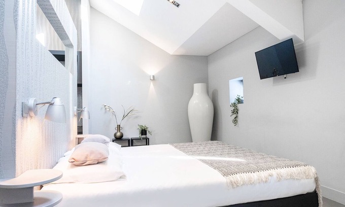Oss House | Modern Oss room, enjoy culture just steps away