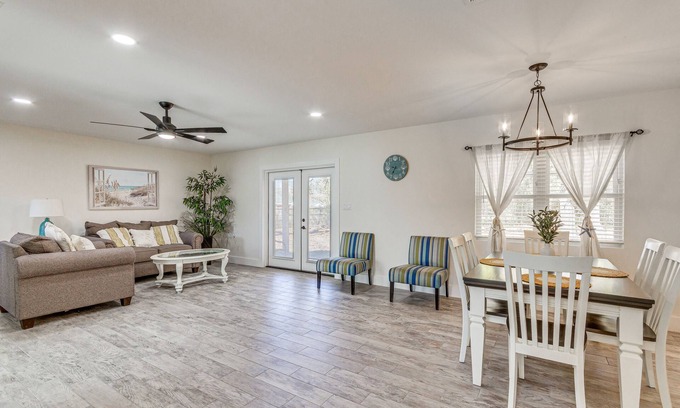 Northeast Pensacola House | Modern Pensacola Home ~ 6 Mi to Beach!